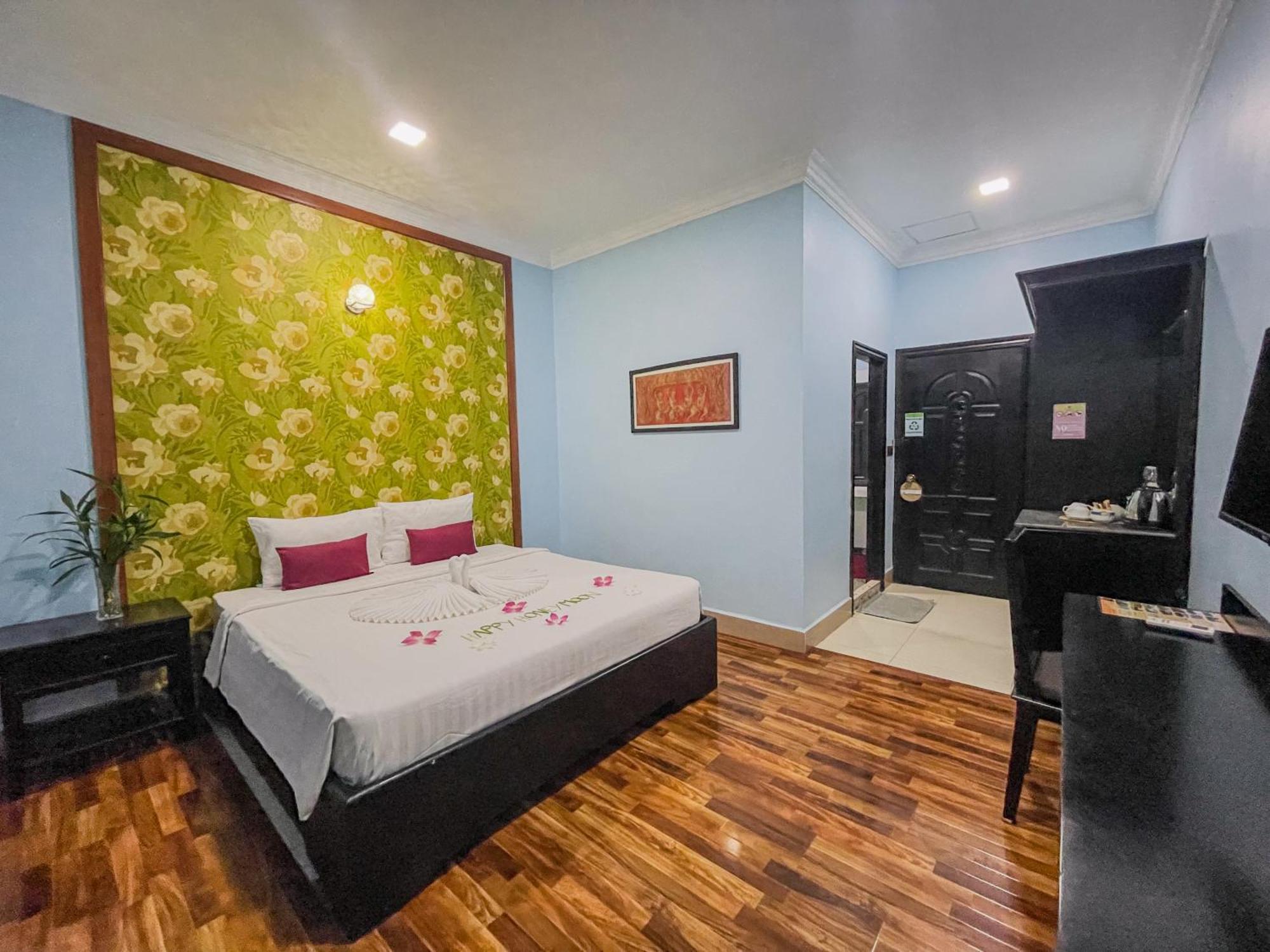 Siem Reap Urban Boutique Hotel Exterior photo